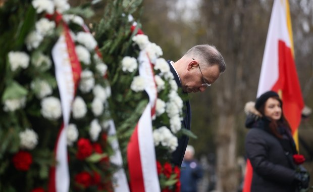 Duda w orędziu: Katastrofa smoleńska to wciąż niezabliźniona rana 