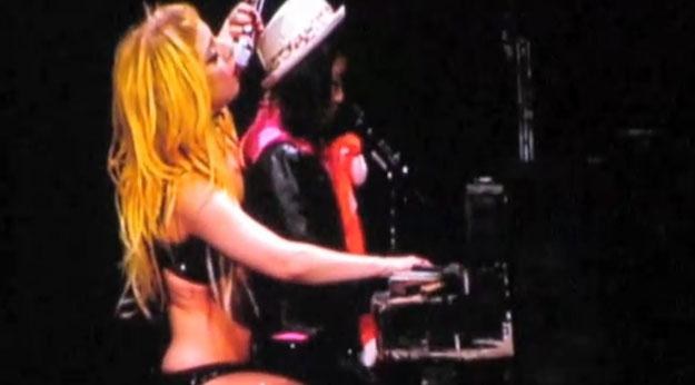 Duet Lady GaGi i Marii Aragon podczas koncertu w Toronto /