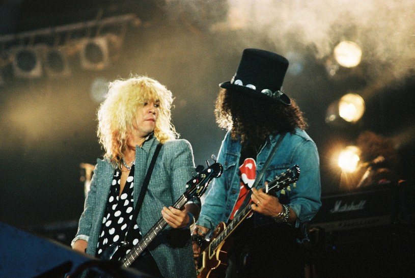 Duff McKagan i Slash (Guns N' Roses) w 1992 r. /Peter Still/Redferns /Getty Images
