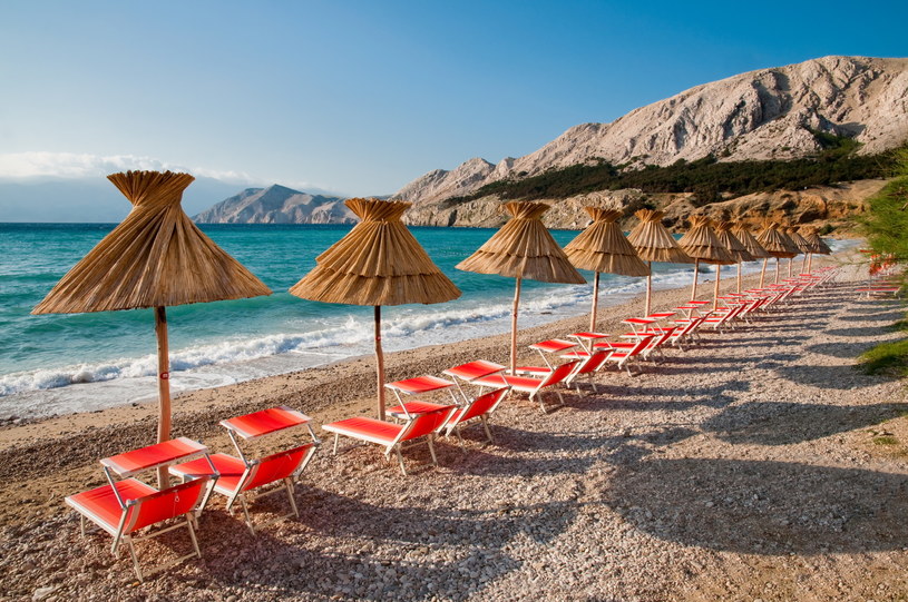 Dumą mieszkańców wyspy Krk są jej wspaniałe plaże /Shutterstock