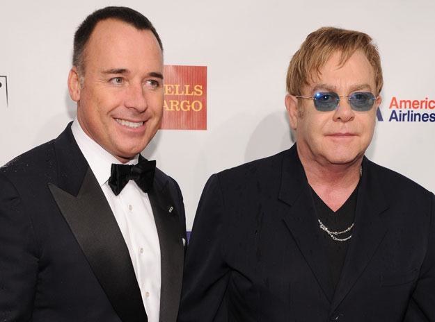 Dumni ojcowie David Furnish i Elton John fot. Dimitrios Kambouris /Getty Images/Flash Press Media