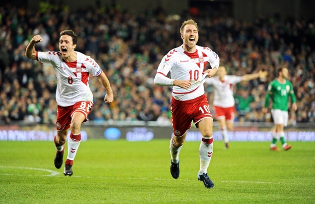 Duńscy piłkarze po meczu z Irlandią /AIDAN CRAWLEY  /PAP/EPA