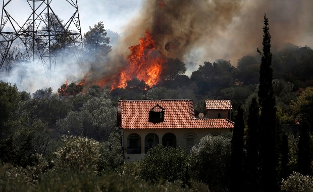 Duże pożary niedaleko Aten. Ewakuowano mieszkańców