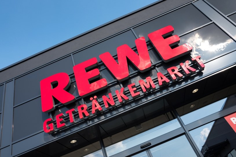 Duże sieci supermarketów, takich jak Rewe i inne, zwiększyły w roku 2019 swoje obroty o około 3 procent /123RF/PICSEL