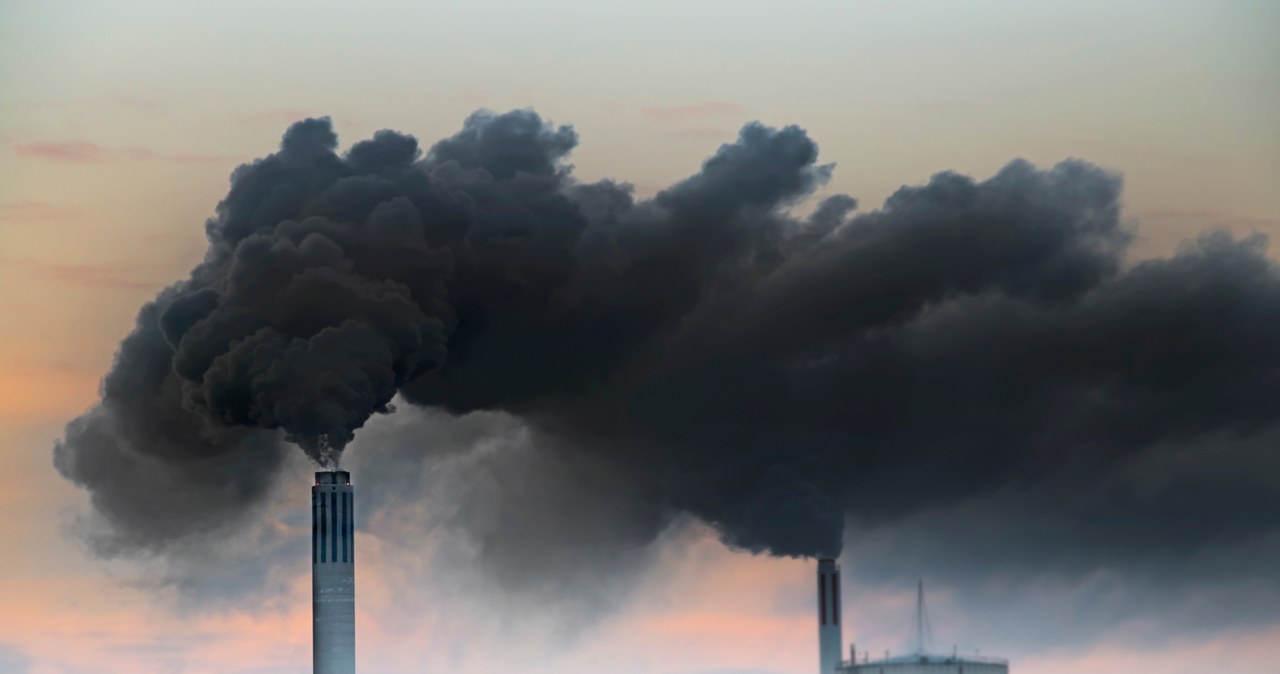 "Duże zło płynie z uzależnienia od paliw kopalnych" /123RF/PICSEL