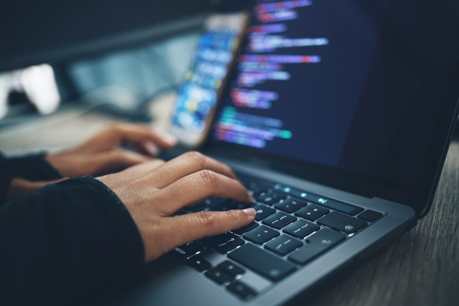 Atak hakerów na systemy państwowe. Sprawdź, co wiadomo o cyberataku
