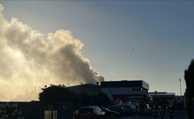 Duży pożar hali magazynowej w Małopolsce