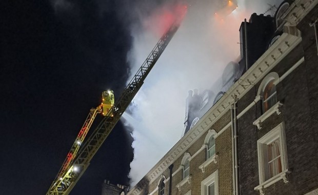 Duży pożar w Londynie. 11 osób w szpitalu