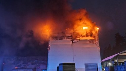 Duży pożar w Śląskiem: Hala produkcyjna stanęła w płomieniach