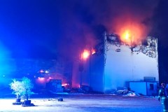 Duży pożar w Śląskiem: Hala produkcyjna stanęła w płomieniach