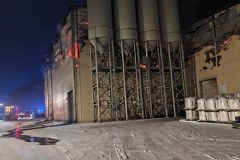 Duży pożar w Śląskiem: Hala produkcyjna stanęła w płomieniach