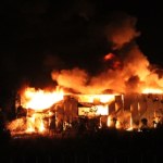 Duży pożar we Włocławku. Ogień zniszczył park trampolin