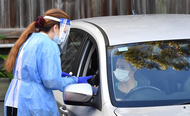 Duży wzrost zakażeń koronawirusem w Wielkiej Brytanii 