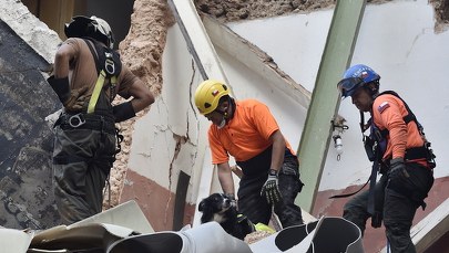 Dwa ciała i "oznaki życia" pod gruzami w Bejrucie. "19 oddechów na minutę"