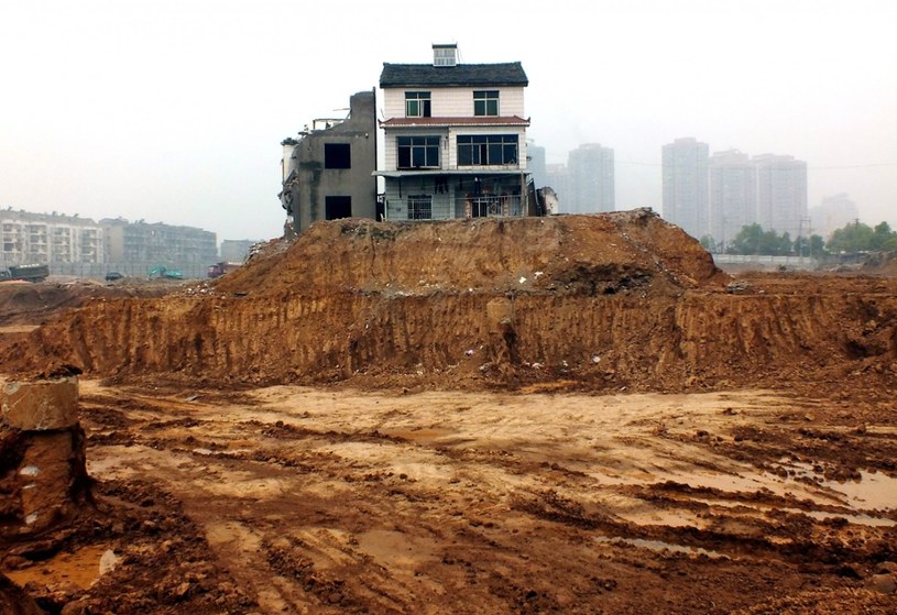 Dwa "domy gwoździe" w prowincji Hubei /East News