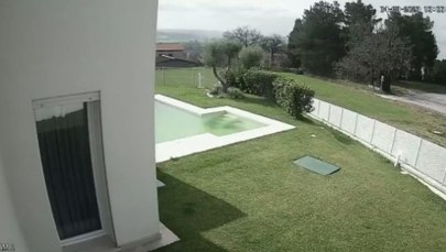 Dwa ferrari rozbiły się o ogrodzenie tego samego domu [FILM]