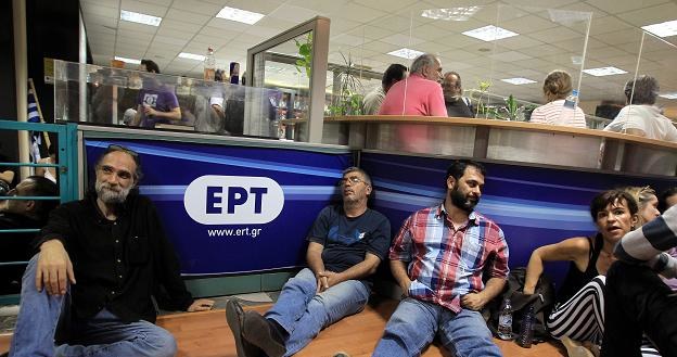 Dwa i pól tysiąca osób wczoraj straciło pracę w greckiej telewizji ERT /EPA