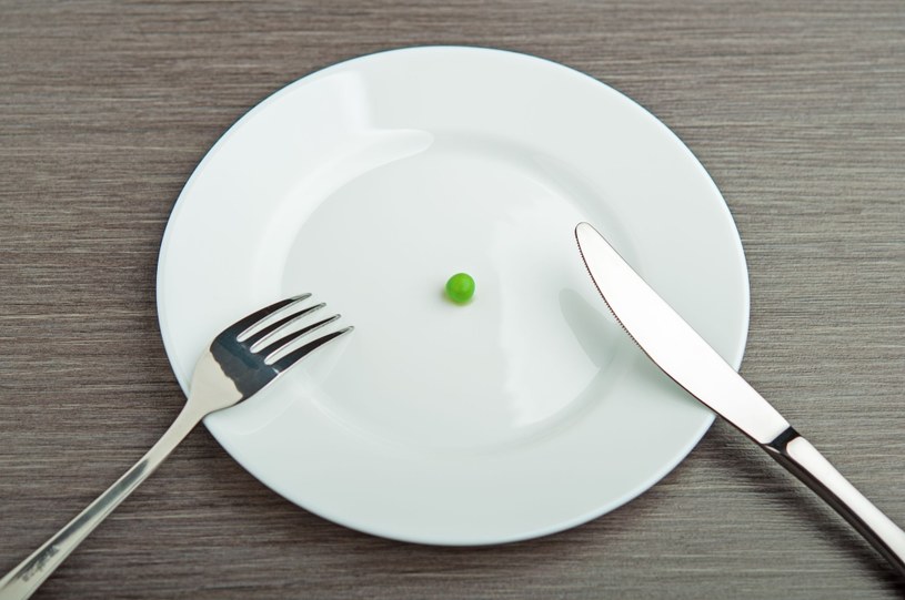 Dwa najczęściej występujące zaburzenia odżywiania to anoreksja i bulimia /123RF/PICSEL