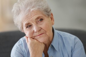 Dwa niepozorne objawy mogą zwiastować demencję. Odkrycie badaczy