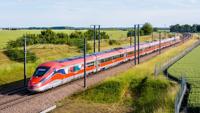 Dwa pociągi na jednym torze. Dyżurni ruchu kolejowego uwolnieni od zarzutów 