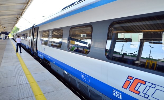 Dwa pociągi skierowane na siebie w Małopolsce. Błąd i duże opóźnienia na kolei