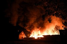 Dwa pożary w Grabowie. Ogień pojawił się w składowiskach odpadów