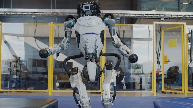 Dwa roboty Atlas uprawiają parkour i zachwycają swoimi możliwościami [WIDEO] /Geekweek