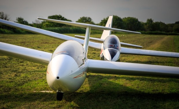 Dwa szybowce zderzyły się w powietrzu. Zginął polski pilot 