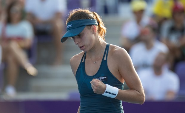 Dwa zwycięstwa Linette w kilka godzin. Zieliński pożegnał się z turniejem w Adelajdzie