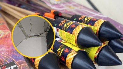 Dwaj chłopcy ranni po zabawie petardami. Wybuch uszkodził konstrukcję domu