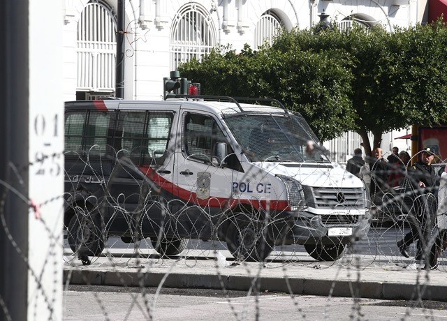 Dwaj policjanci zostali skazani za gwałt /DPA/Bodo Schachow    /PAP