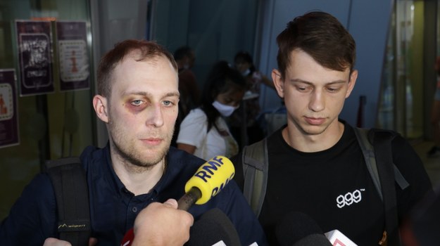 Dwaj z Polaków torturowanych na Białorusi po powrocie do kraju w połowie sierpnia 2020 roku /Jakub Rutka /RMF FM