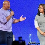 Oprah Winfrey Dwayne Johnson i Oprah Winfrey wspierają ofiary pożarów na wyspie Maui