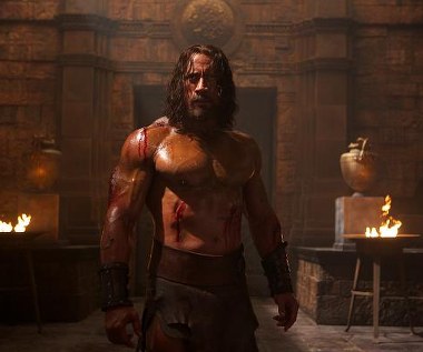 Dwayne Johnson w scenie z filmu "Hercules"