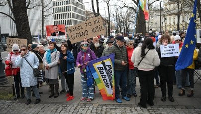 Dwie demonstracje pod Trybunałem Konstytucyjnym. Wzajemne oskarżenia i obelgi