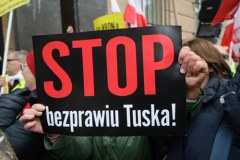 Dwie demonstracje pod Trybunałem Konstytucyjnym
