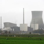 Dwie gigantyczne wieże runęły w kilka sekund w elektrowni atomowej. Zobacz film