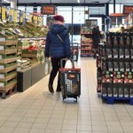 Dwie handlowe niedziele w miesiącu. "Solidarność" liczy na weto prezydenta