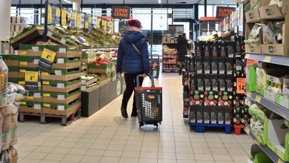 Dwie handlowe niedziele w miesiącu. "Solidarność" liczy na weto prezydenta