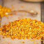 pyłek pszczeli Dwie łyżeczki ziarenek zalej wodą i wypij przed śniadaniem. Zadbasz o odporność i poprawisz sobie samopoczucie