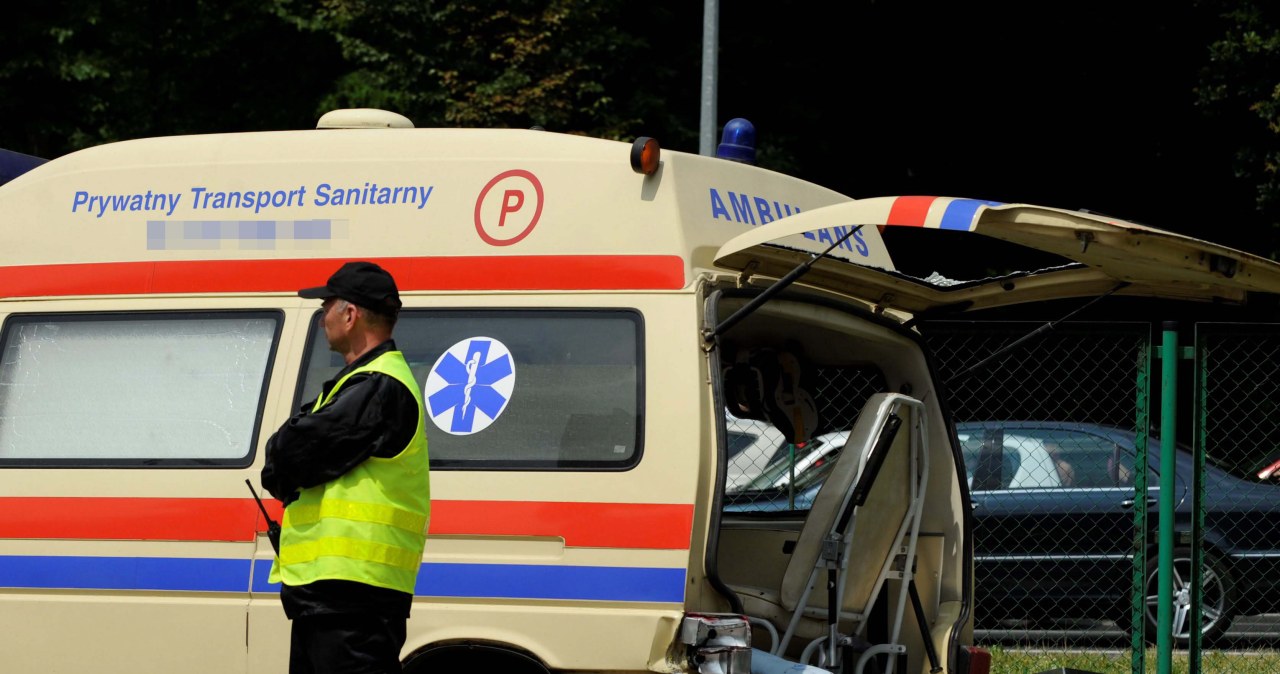 Dwie ofiary zderzenia karetki z samochodem osobowym