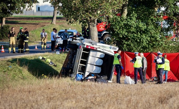 Dwie osoby nie żyją, kilkanaście rannych. Tragiczny wypadek busa w Świętokrzyskiem