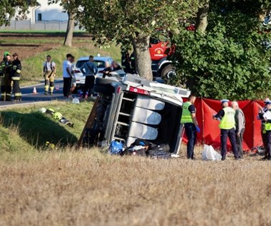 Dwie osoby nie żyją, kilkanaście rannych. Tragiczny wypadek busa w Świętokrzyskiem