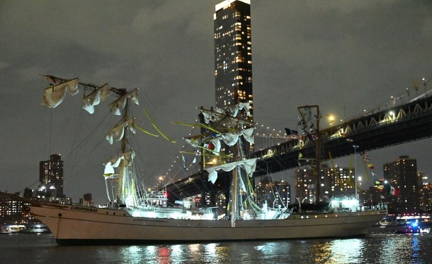 Dwie osoby nie żyją, wielu rannych. Meksykański żaglowiec uderzył w Most Brookliński