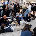 Dwie osoby zatrzymane w związku z paraliżem londyńskiego lotniska