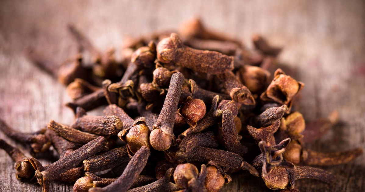 Dwie partie przyprawy dostępne w sklepach zawierają w sobie szkodliwe pestycydy /123RF/PICSEL