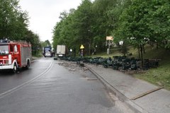 Dwie piwne „katastrofy” w Małopolsce. Setki butelek na asfalcie