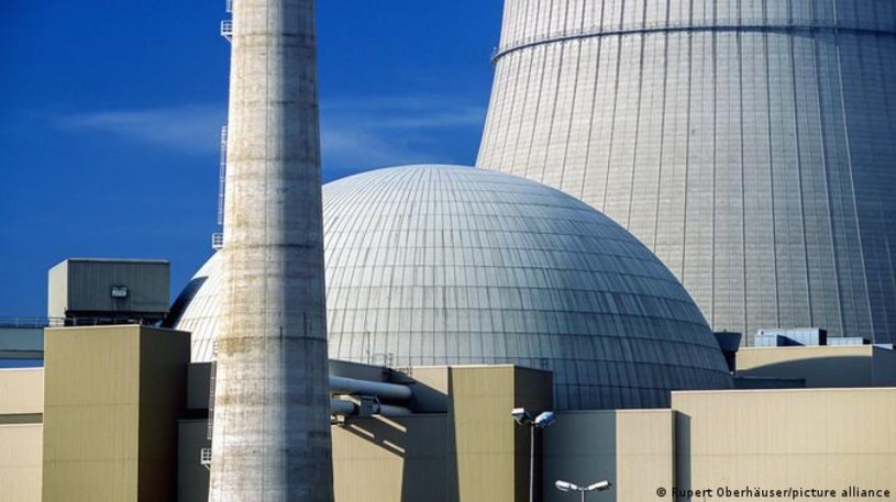 Dwie rezerwowe elektrownie nie będą już zaopatrywane w nowe pręty paliwowe do reaktorów, a w połowie kwietnia 2023 r. przestaną pełnić funkcję rezerwową /Deutsche Welle