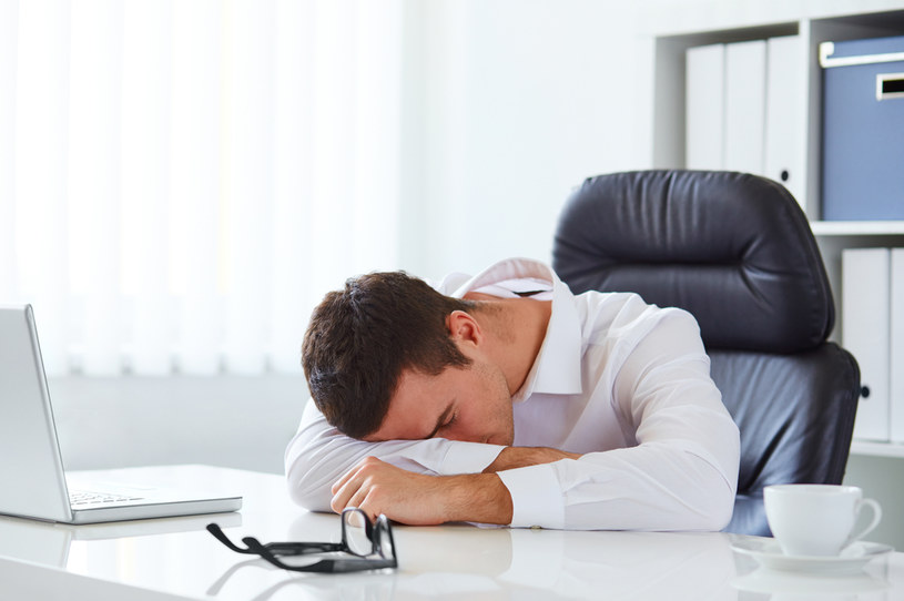 Dwie trzecie badanych, którzy zmienili tryb pracy na zdalny, skarży się na zmęczenie /123RF/PICSEL