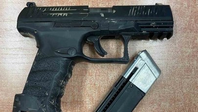 Dwóch kierowców starło się na drodze. W ruch poszły szpadel i wiatrówka